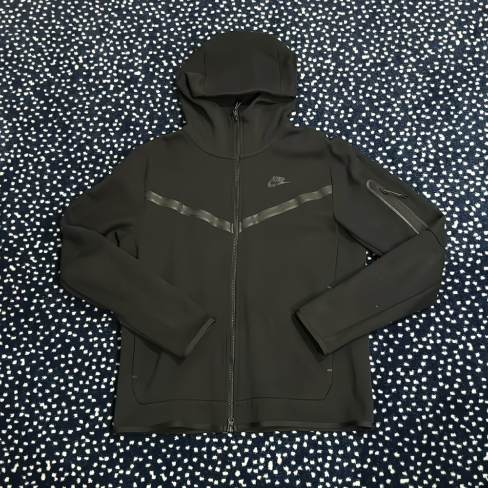 Nike Sportswear Tech Fleece | Men’s Full Zip Hoodie | Black | Size Medium